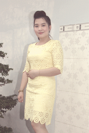 色白でぽっちゃりなベトナム女性20代
