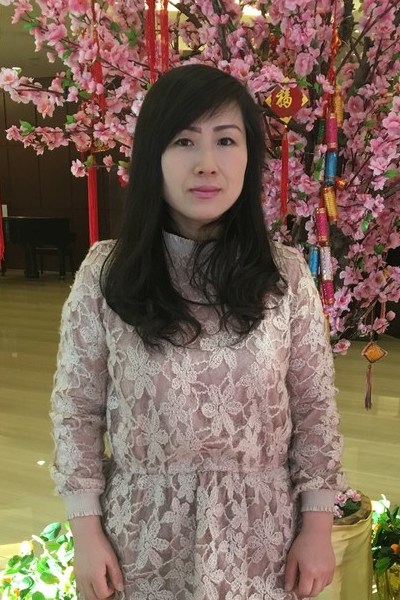 自立心が強く前向きな中国女性30代