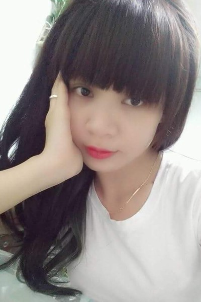 髪の綺麗なベトナム女性20代