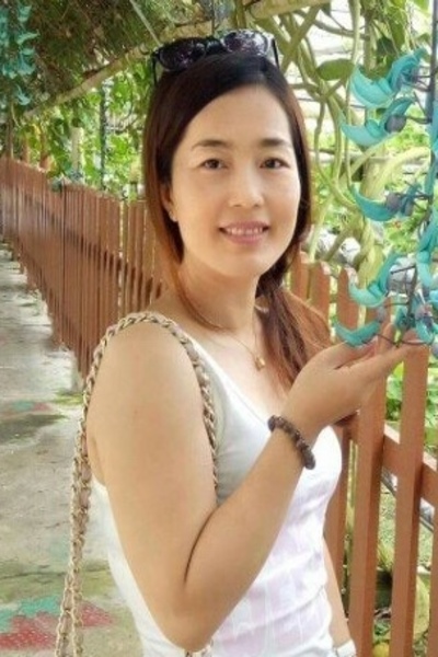 きれいなベトナム人女性30代