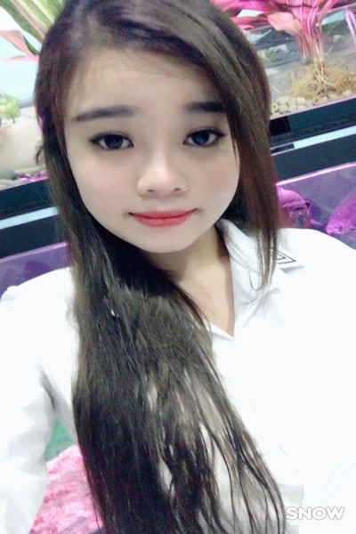 色白の可愛いのベトナム女性20代