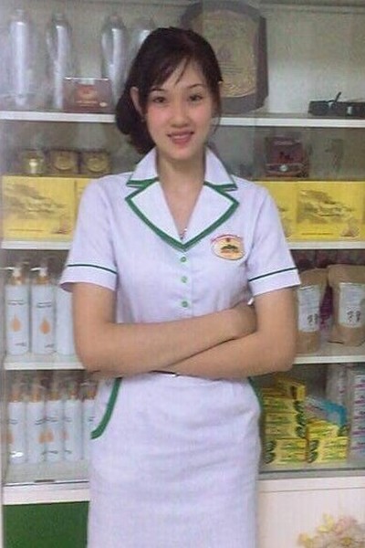 長身で品格のあるベトナム女性20代