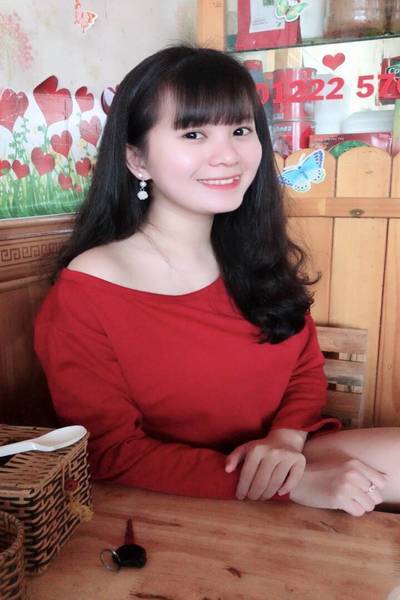 色白で可愛いベトナム女性20代