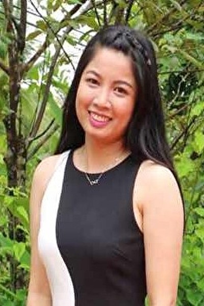 英語が話せる知的なベトナム女性30代