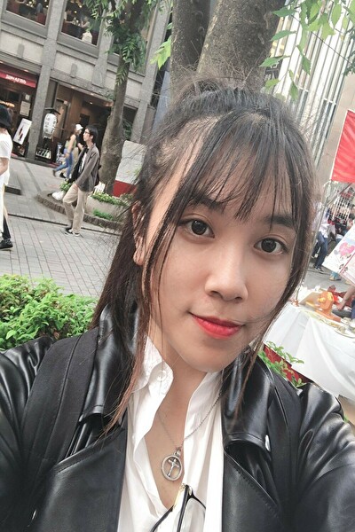 千葉県在中の長身のベトナム女性20代(JP218)