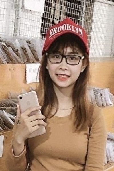 色白で可愛いベトナム女性20代（VO006）