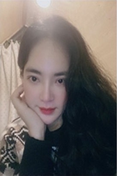 韓国語と日本語を話せるお洒落なベトナム女性30代（SAM22229）