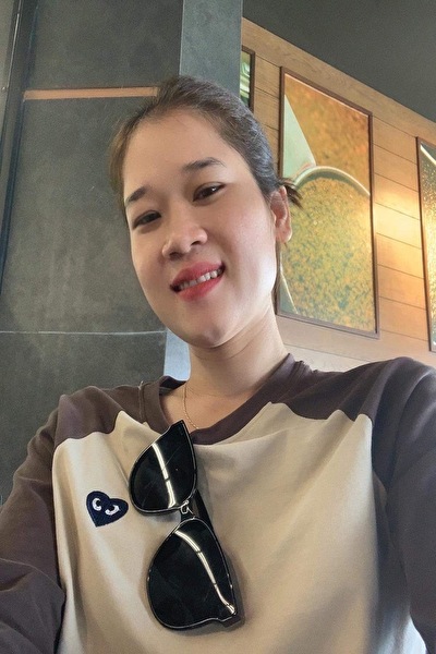 気取りのない庶民的なベトナム女性30代（JP24661）