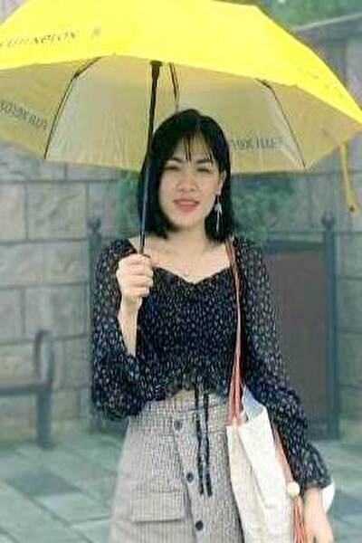 日本語と中国語が話せる脚の綺麗なベトナム女性30代（JP24491）