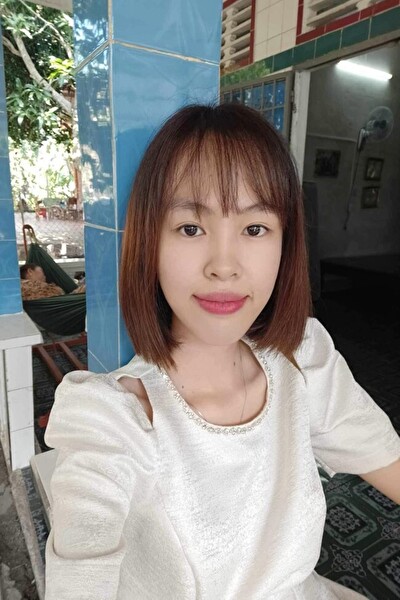 フレンドリーで社交的なベトナム女性20代(HV24022)