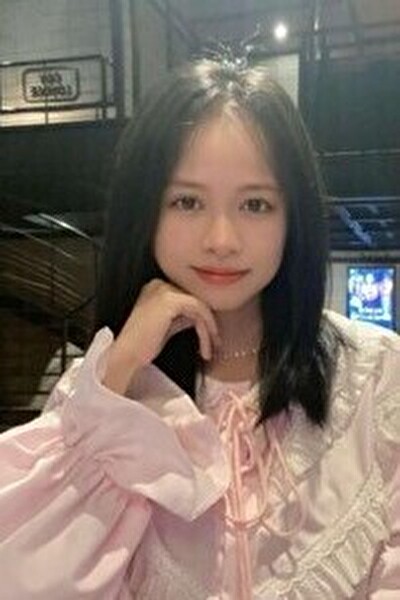 水泳に凝っている可愛らしいベトナム女性20代（QJP25002 ）