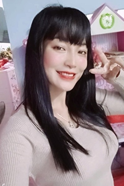 長い黒髪が綺麗なベトナム女性30代（HV25298 ）