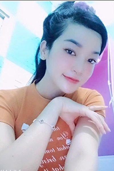 長い黒髪が綺麗なベトナム女性30代（HV25298 ）