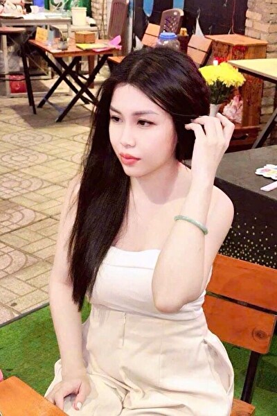 他人を気遣う事が出来るお洒落なベトナム女性30代（HV25286 ）
