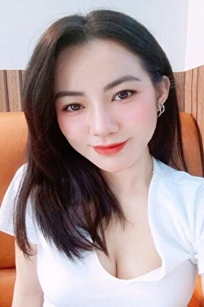 穏やかで落ち着いた成熟したベトナム女性30代（HV25305 ）
