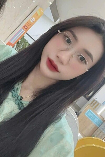 お洒落で親しみやすくて優しいベトナム女性20代（HV25295 ）