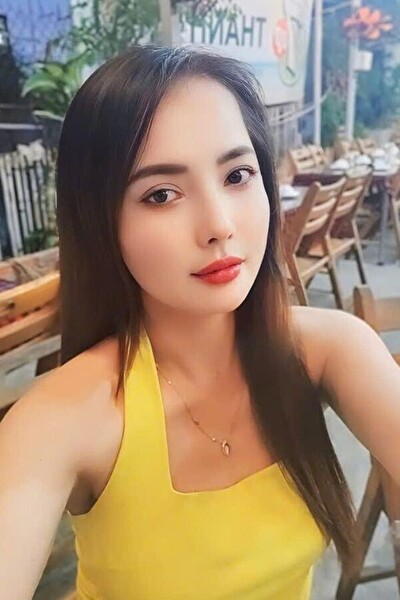 喫茶店巡りが好きな綺麗なベトナム女性30代（HV25317 ）