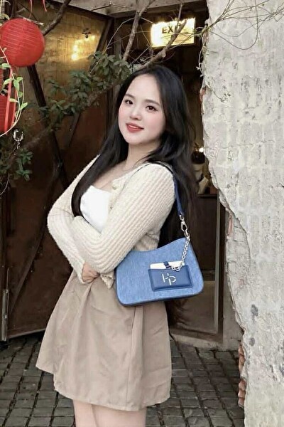 色白で穏やかなベトナム女性20代（TH25534 ）