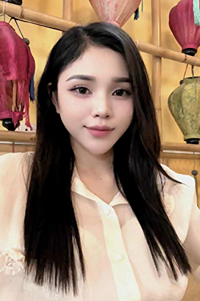 子供とお年寄りが大好きなベトナム女性20代（TH25543 ）