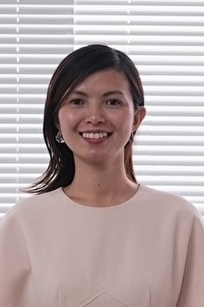 落ち着きのある知的なベトナム女性30代（JP261114）